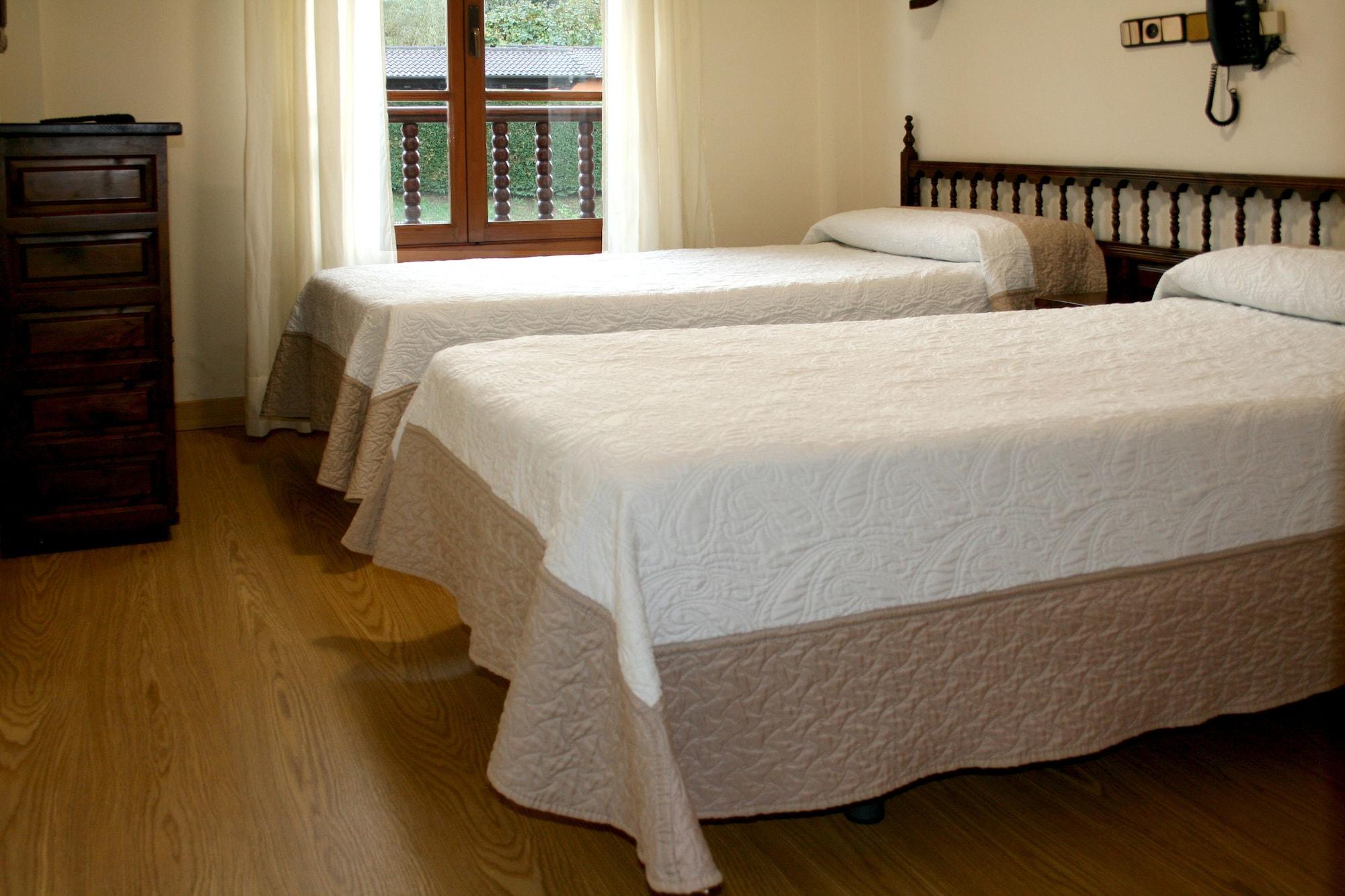 Hotel Virgen De Covadonga Onís Екстериор снимка